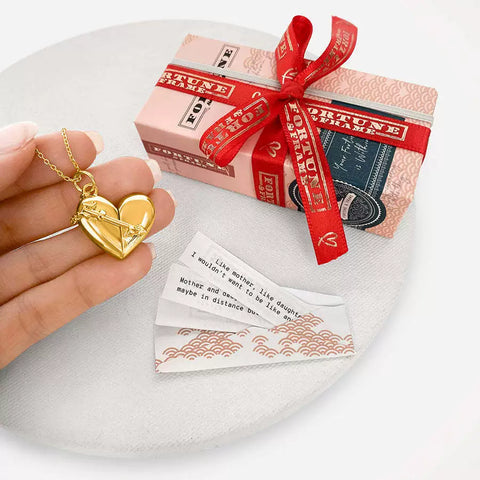 Image of COLLAR DE CORAZON CON CARTA DE AMOR