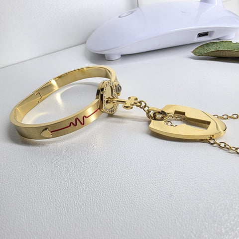 Image of Set de Collar y Pulsera de Pareja con Llave Única