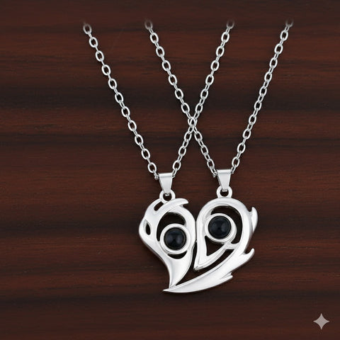 Image of Collar de Pareja Corazón Magnético con Proyección “Te Amo en 100 Idiomas