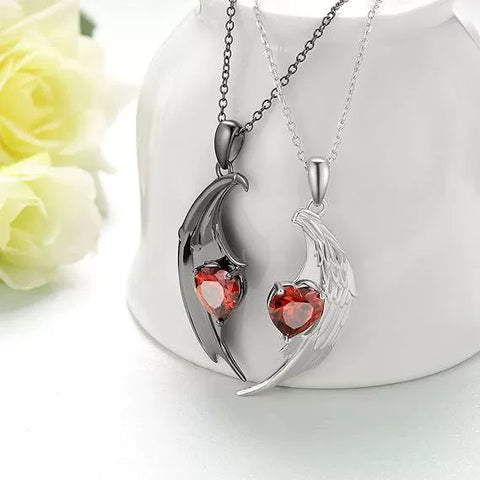 Image of COLLAR DE ANGEL Y DIABLO