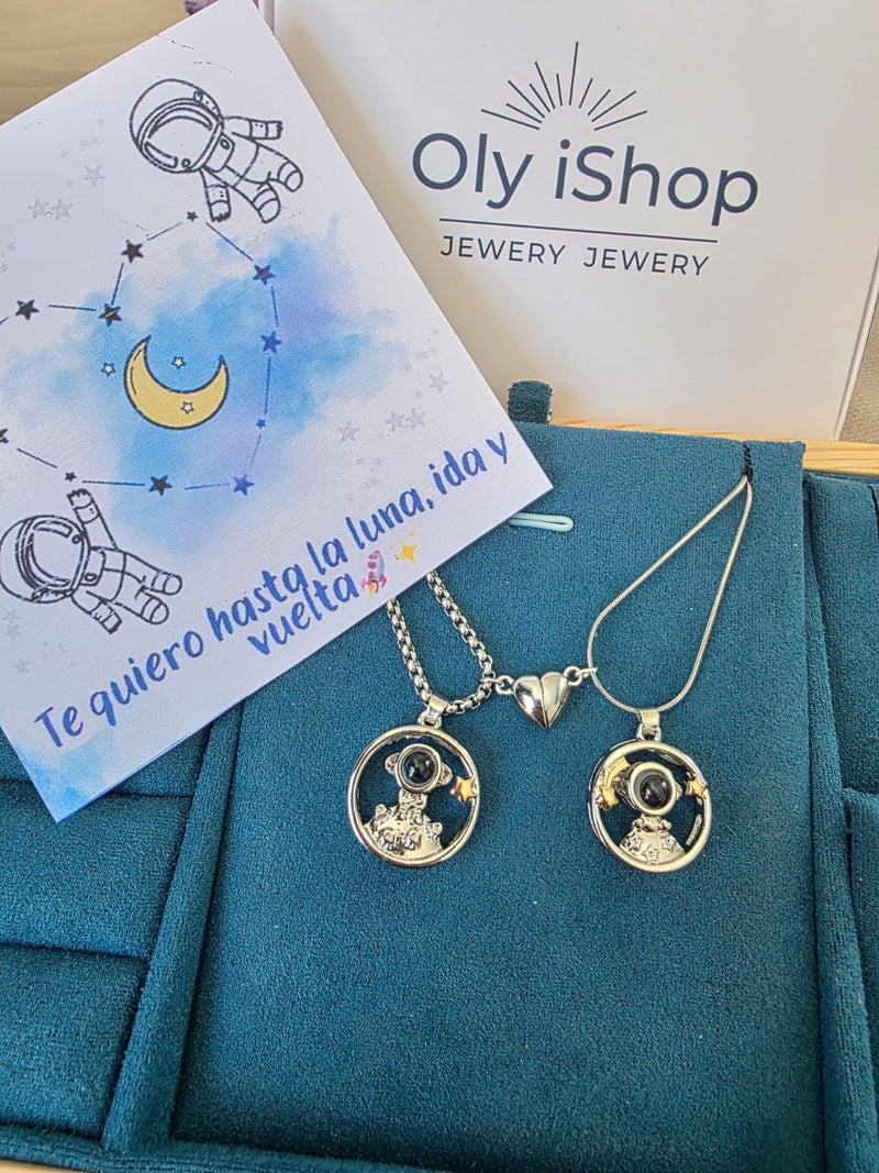 Collar Astronauta con Estrellas y Proyección “Te Amo en 100 Idiomas"