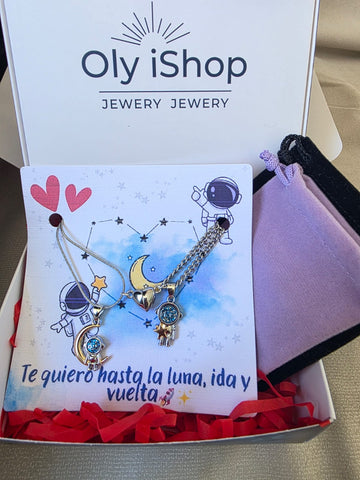 Image of Collar de Pareja Astronautas con Luna, Estrella y Corazón Magnético