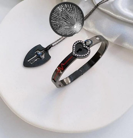 Image of Set de Collar y Pulsera de Pareja con Llave Única