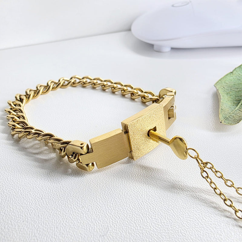 Set de Collar y Pulsera de Pareja con Llave del amor