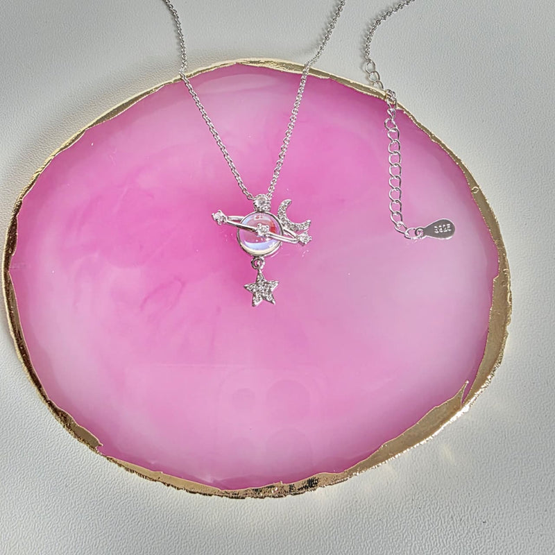 Collar Saturno y Luna - Amor Infinito Bajo las Estrellas