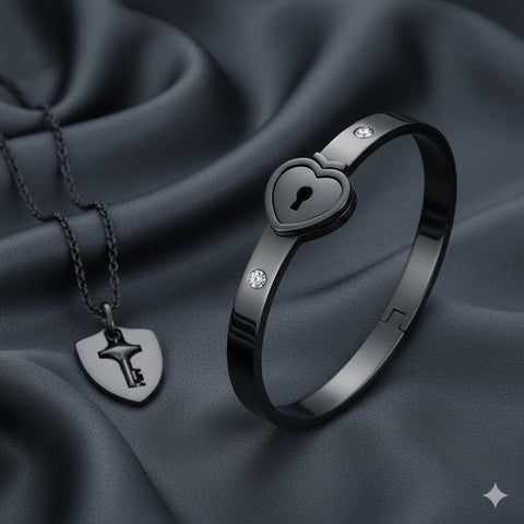 Image of Set de collar y pulsera de pareja con llave